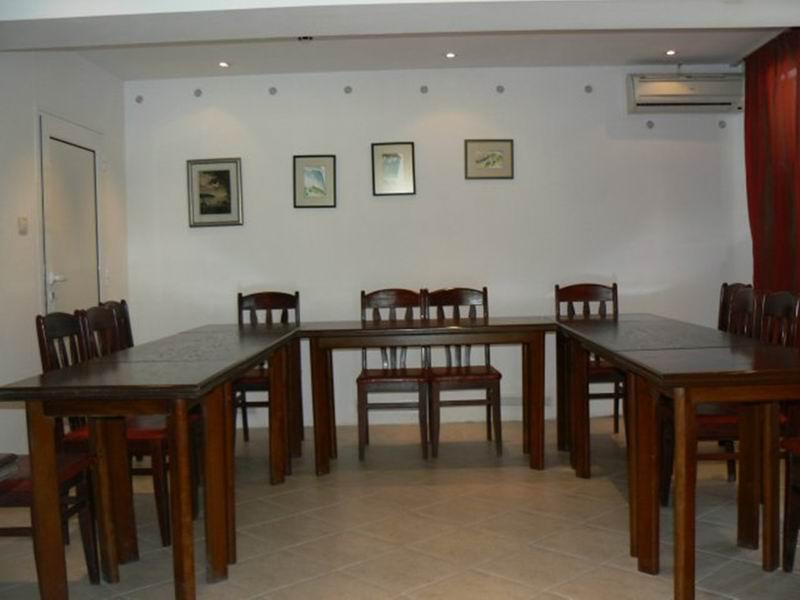 Family Art Hotel Gallery Pleven Bagian luar foto